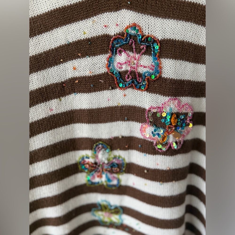 Vintage Striped Floral Beaded Knit Sweater V Neck Soft 90s Cottage - Picture 10 of 16